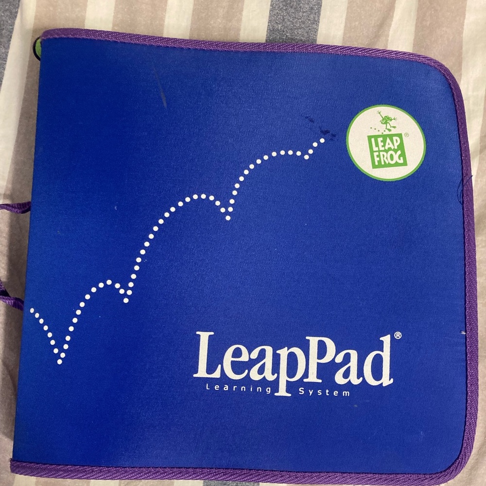 Leapfrog Leappad Learning system with books and case